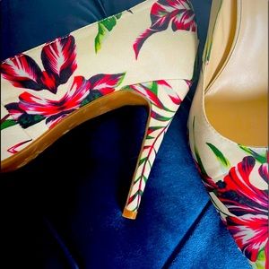 Nine West Tropical 🌴 Pumps